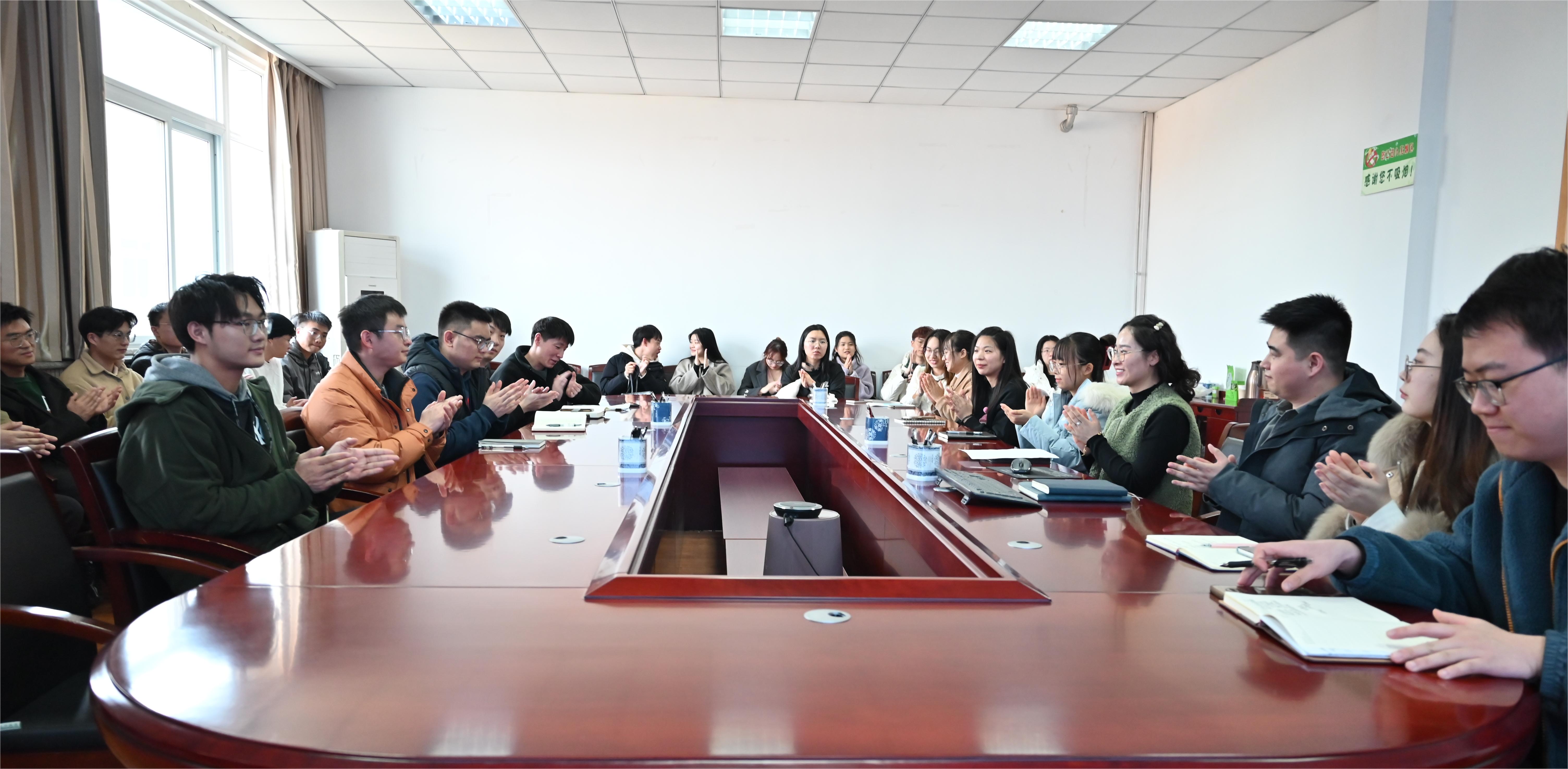 8bddf9a39bfb42a9b4d32d31bf0eb65e.jpg 8bddf9a39bfb42a9b4d32d31bf0eb65e.jpg