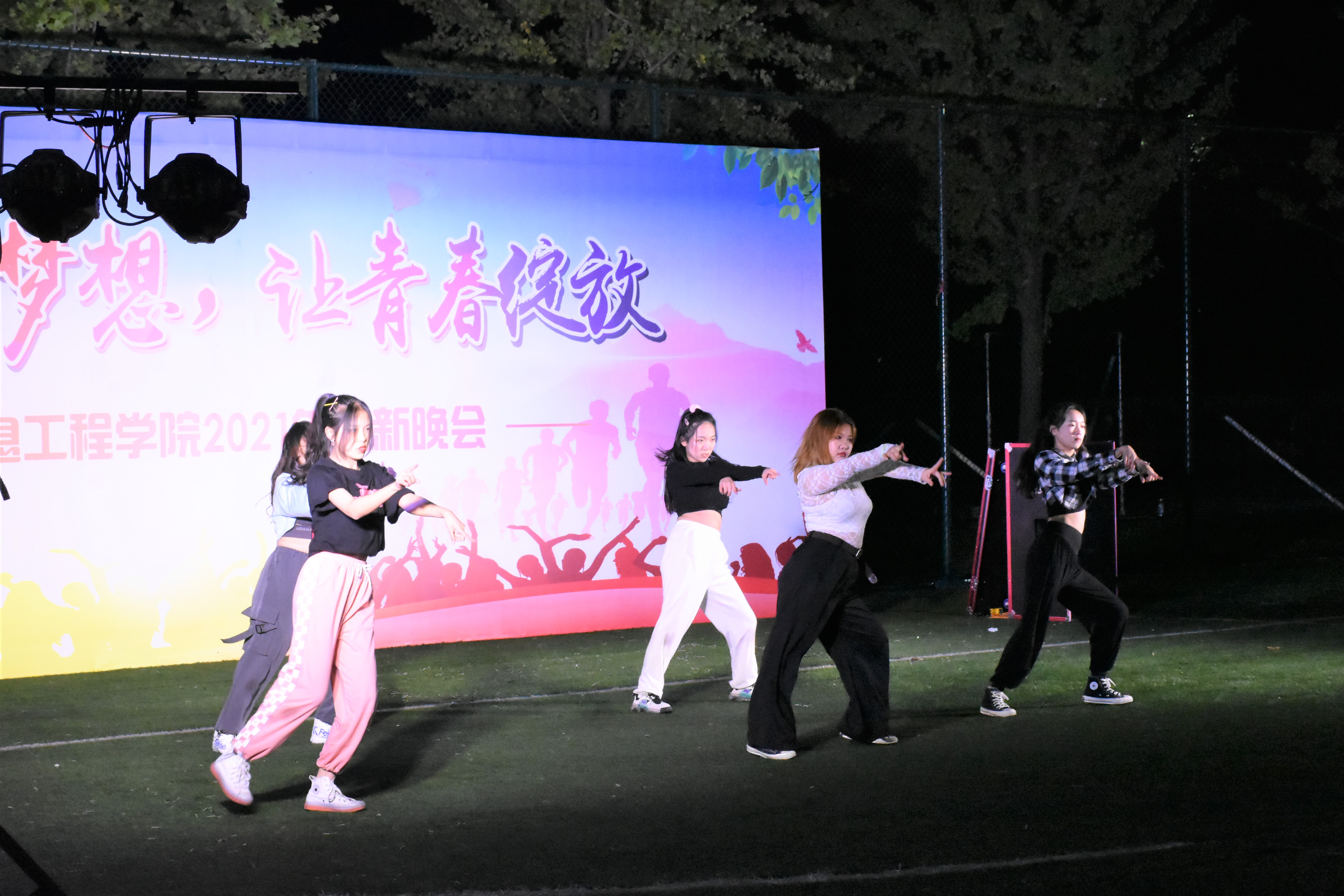 b299c5d89f98432e9d5ac72734016d8f.jpg b299c5d89f98432e9d5ac72734016d8f.jpg