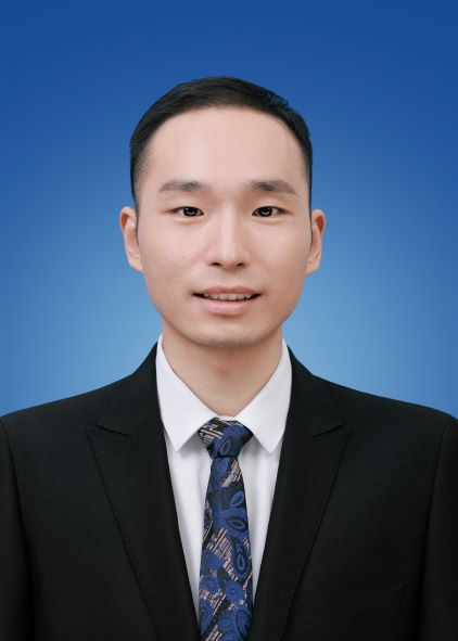 欧美av
半身照-小.jpg