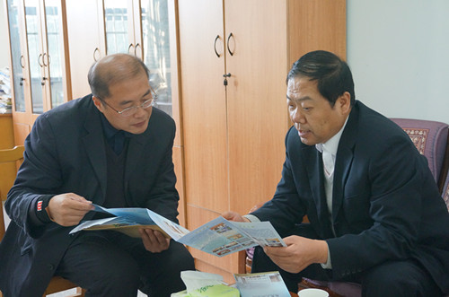 宋西德书记会见东南大学计算机欧美av
副书记裴锋