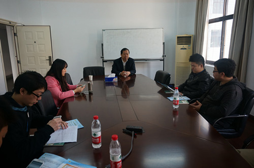 宋西德书记向武汉大学国际软件欧美av
博士生进行招聘宣传