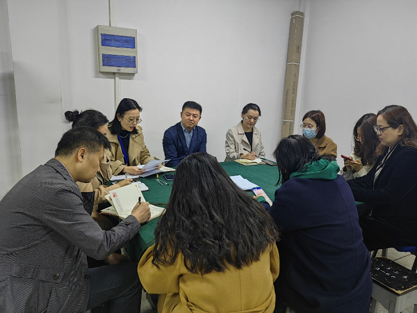 8393ef0f80084061960a01fa27847e24.png 党员大会现场.png