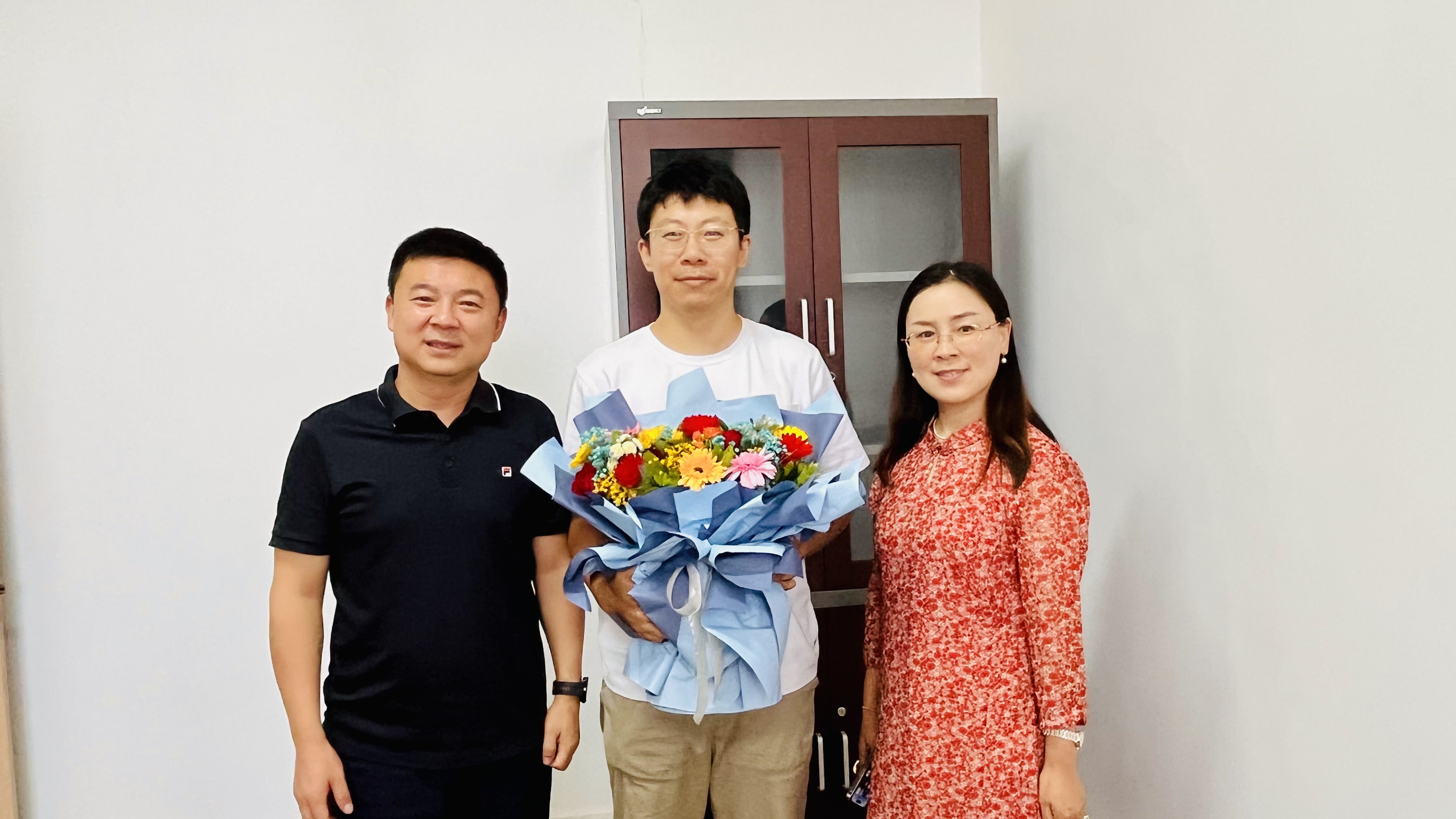 6d2816daa16e4f8bb99dd3e85b37a2bd.jpg 6d2816daa16e4f8bb99dd3e85b37a2bd.jpg