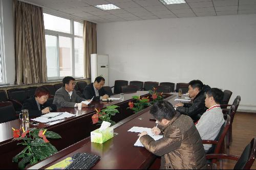 吴普特常务副校长与欧美av
领导班子座谈